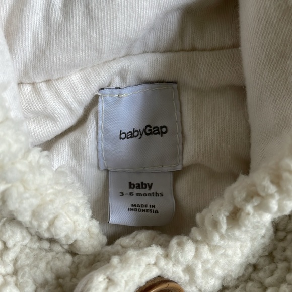 Baby Gap 3-6 month full body bunting - Picture 3 of 3